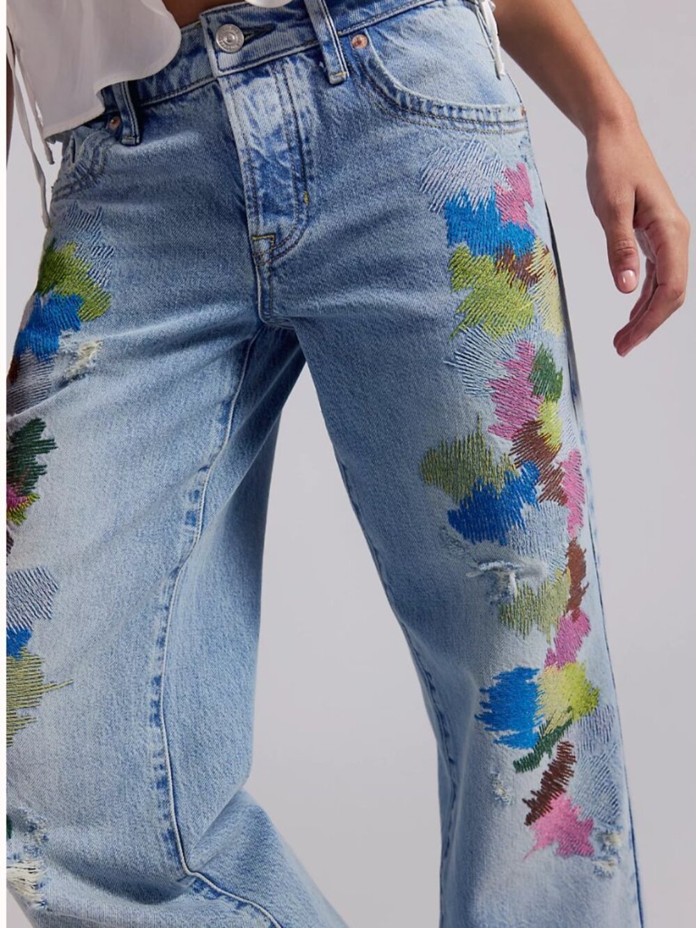 NWT Free People Tennessee Low-Rise Embroidered Boyfriend Jeans in Dream Circuit - Picture 2 of 5